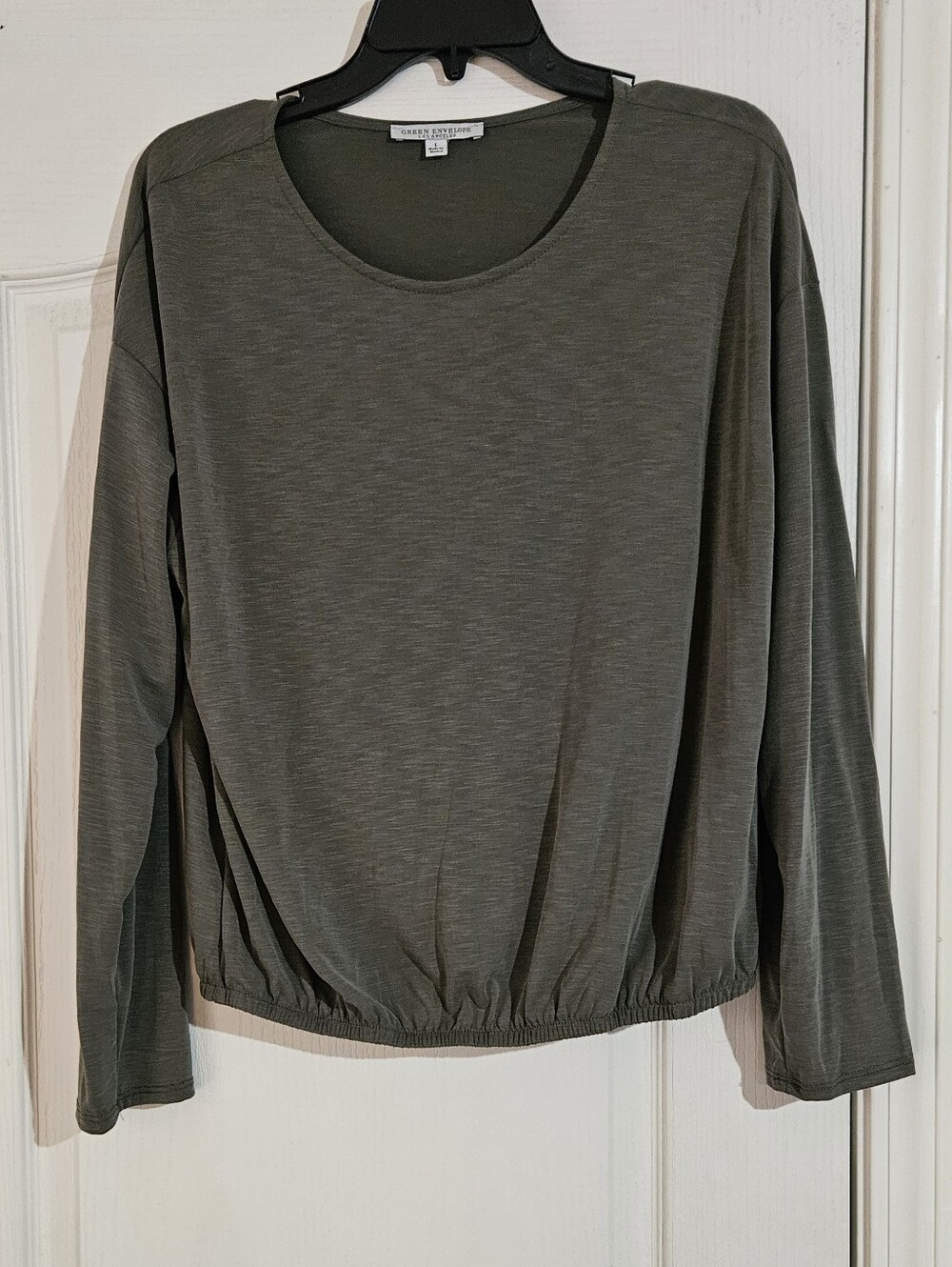 Green Envelope Olive Crewneck Long-Sleeve Top Size L
